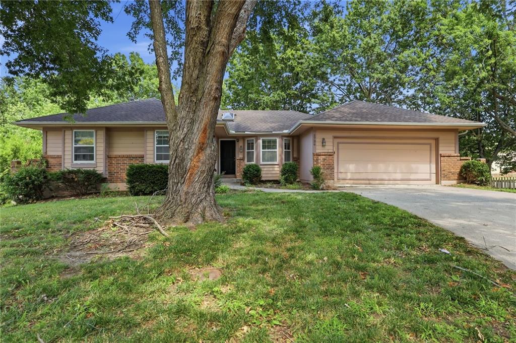 1736 SE Silkwood Court - Photo 1