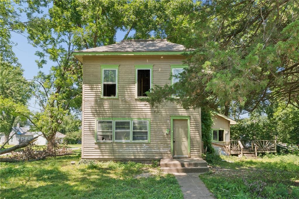 703 E 4th Street