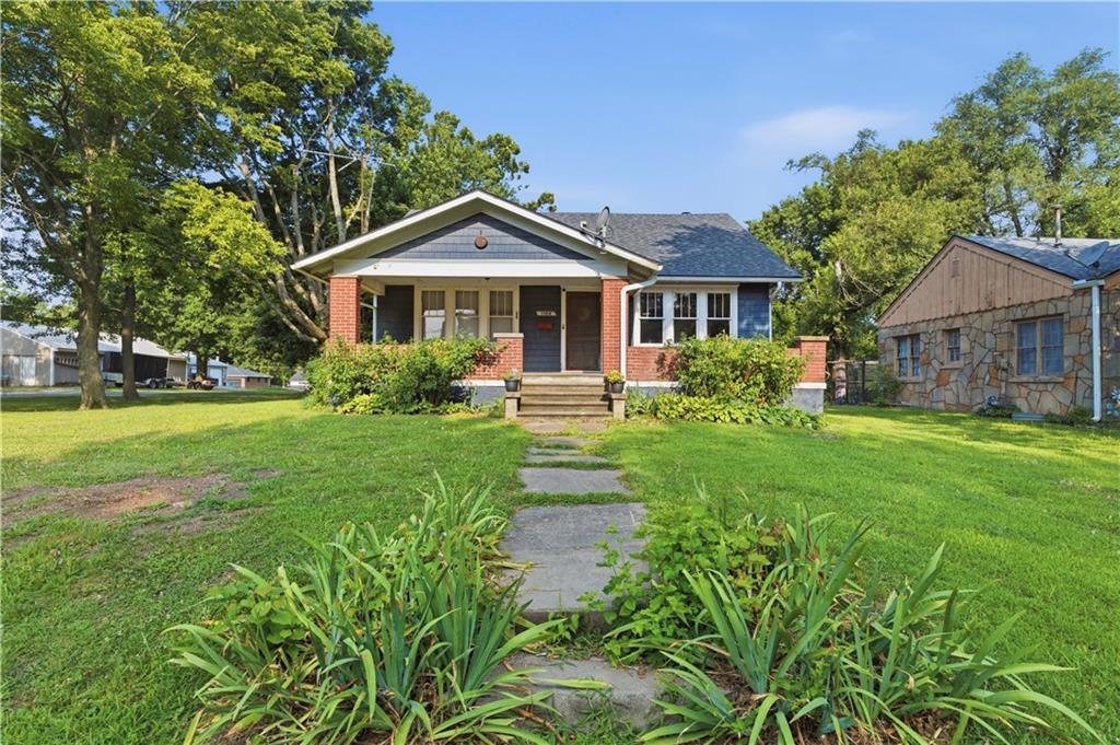 1104 S Market Street - Photo 1