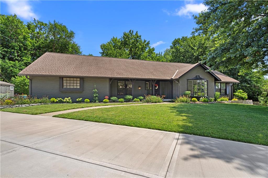 11211 Holly Street - Photo 1