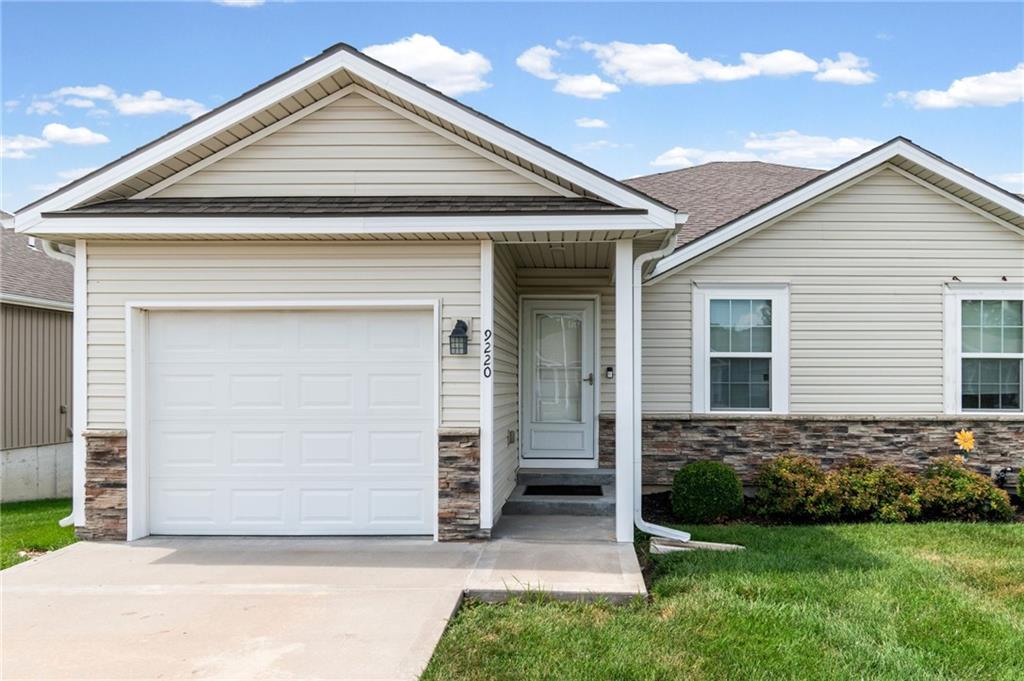 9220 N Gower Avenue - Photo 1