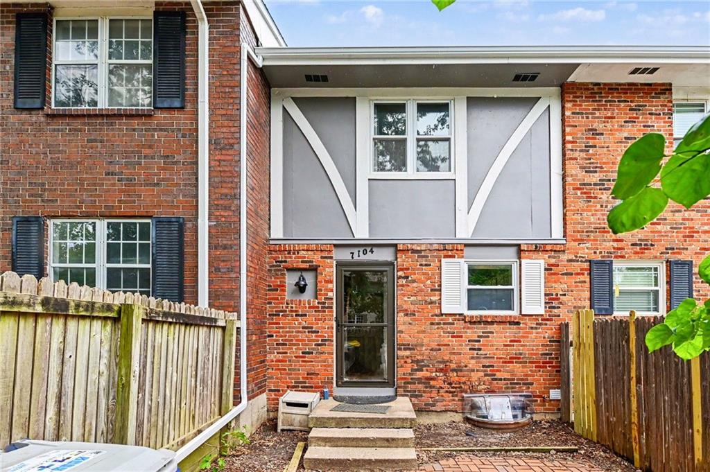 7104 NW Chapel Woods Lane - Photo 1