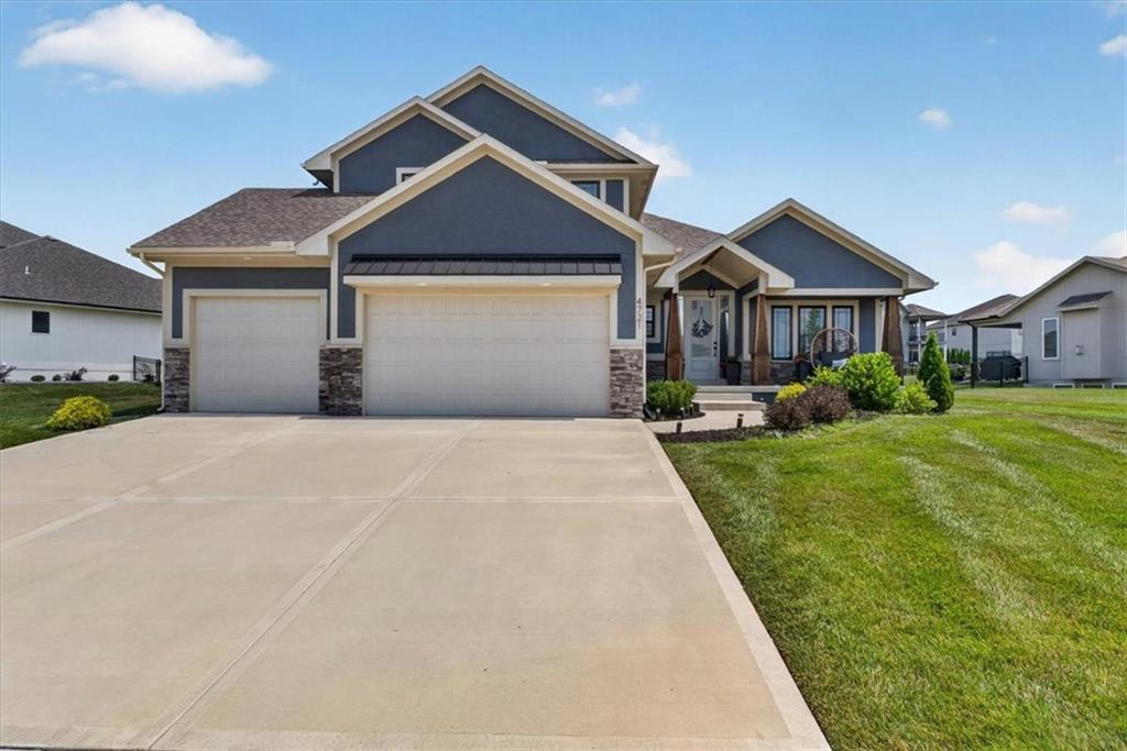 4721 NE Jamestown Drive - Photo 1
