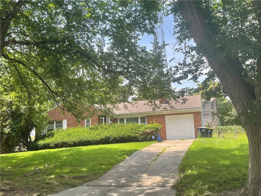 7524 Charlotte Street - Photo 1