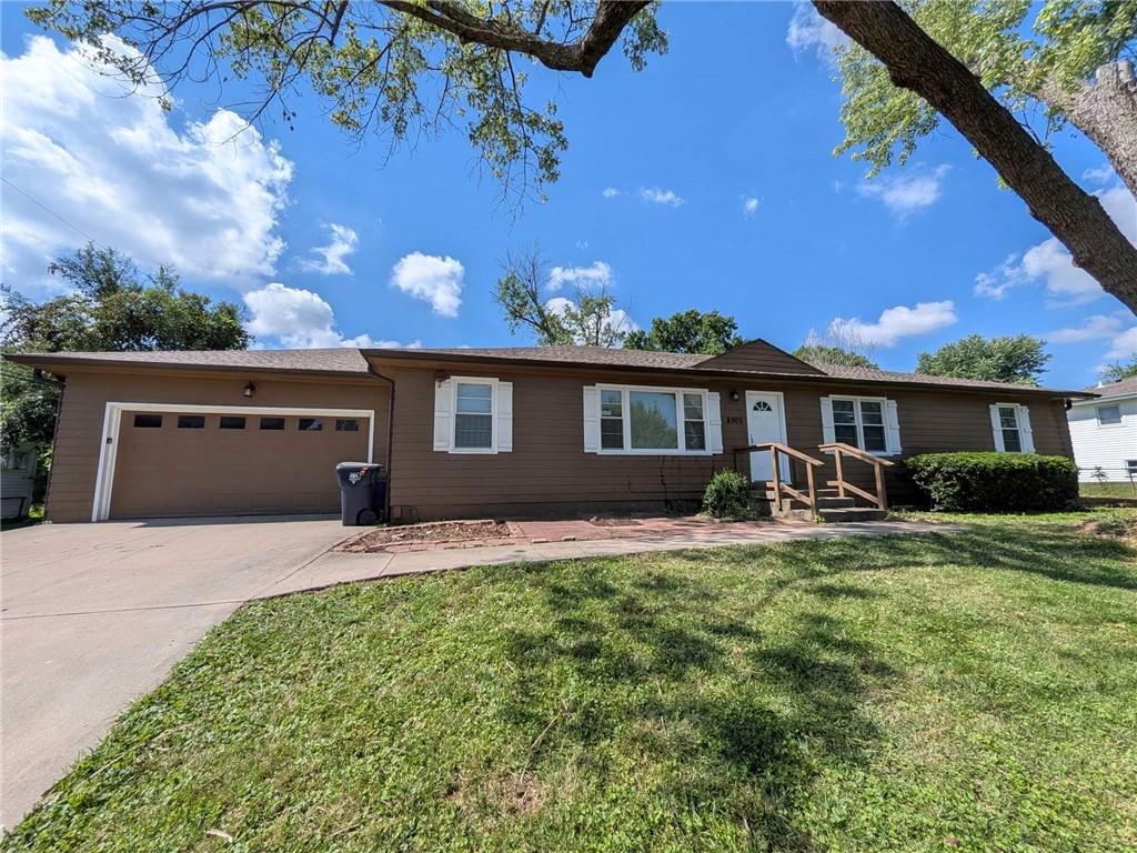 8905 E 29TH Street - Photo 1