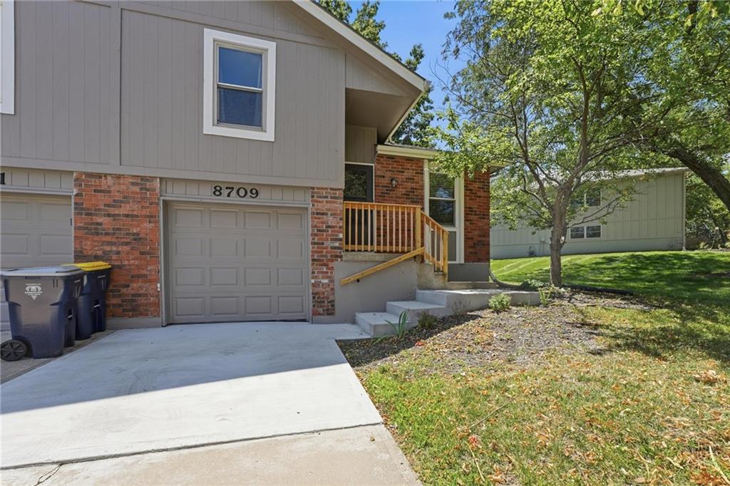 8709 N Hull Avenue - Photo 1