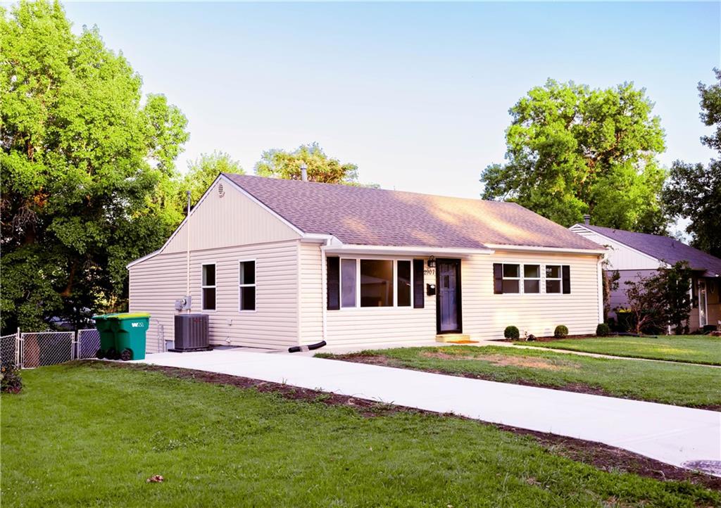 2907 S 25th Street - Photo 1
