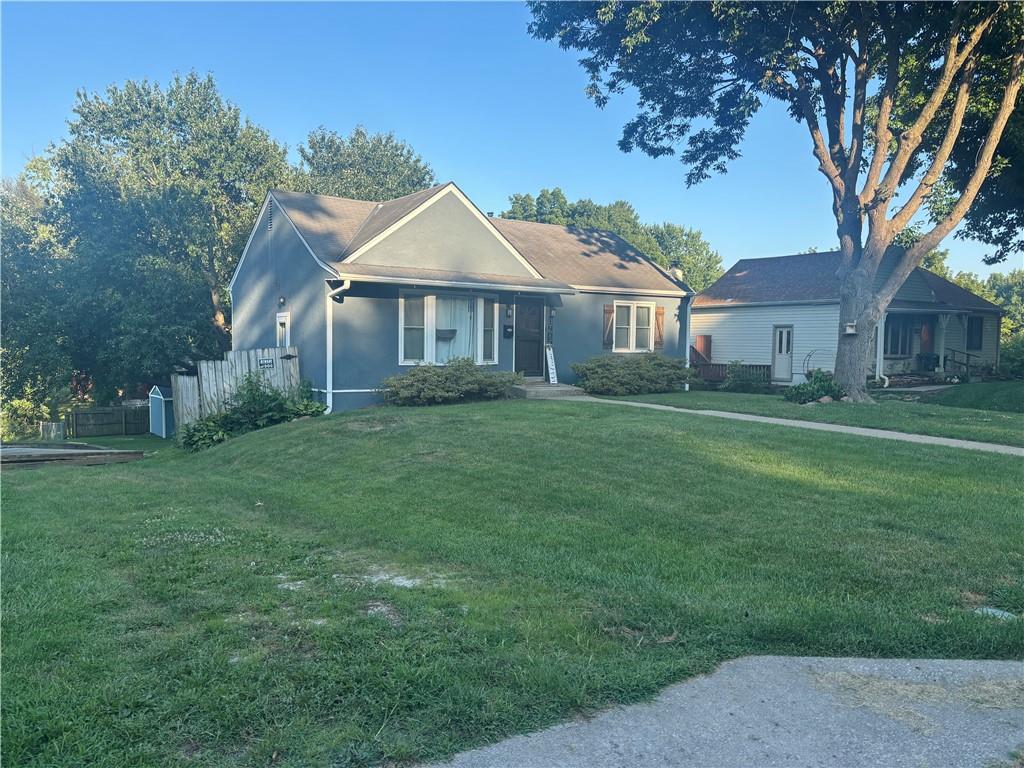 1905 N 31 Street - Photo 1