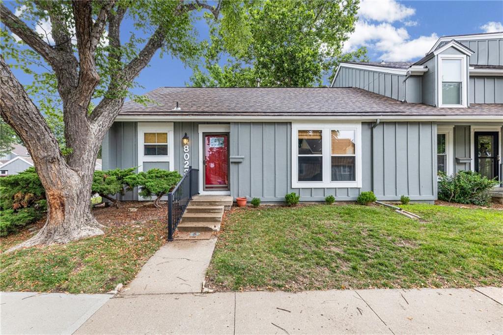 8023 Halsey Street - Photo 1