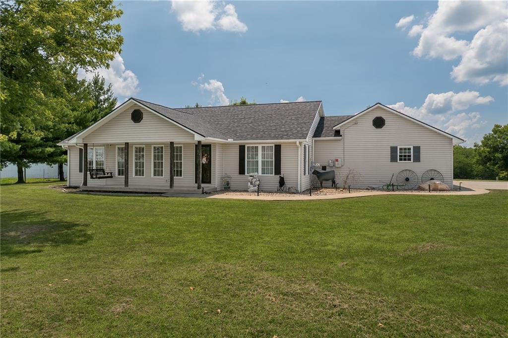 10700 SE Crabapple Road - Photo 1