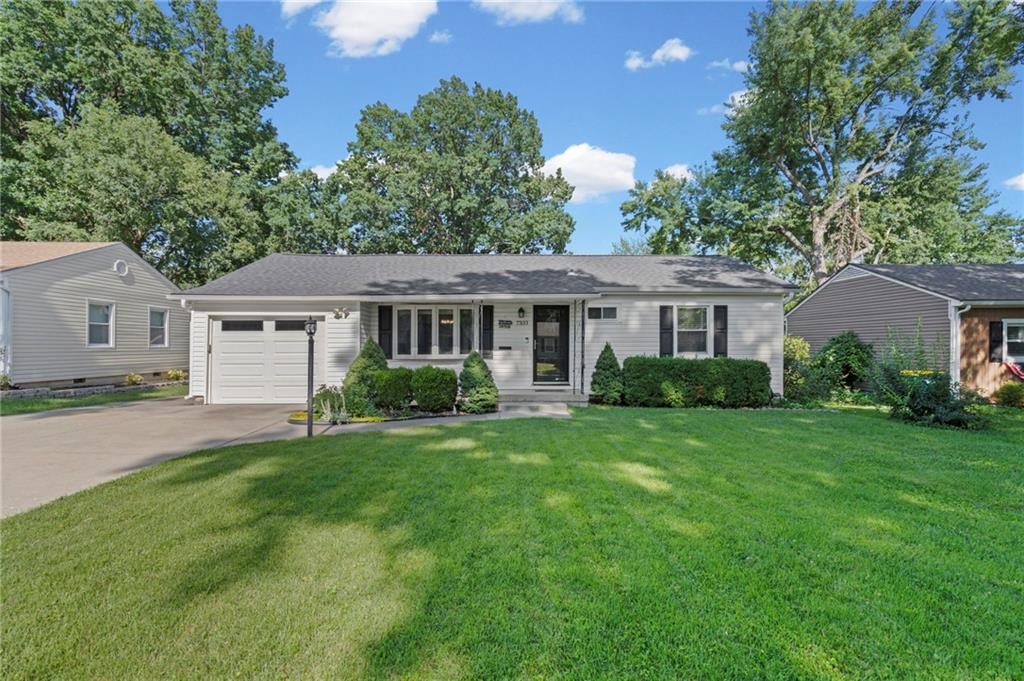 7333 W Maple Street - Photo 1