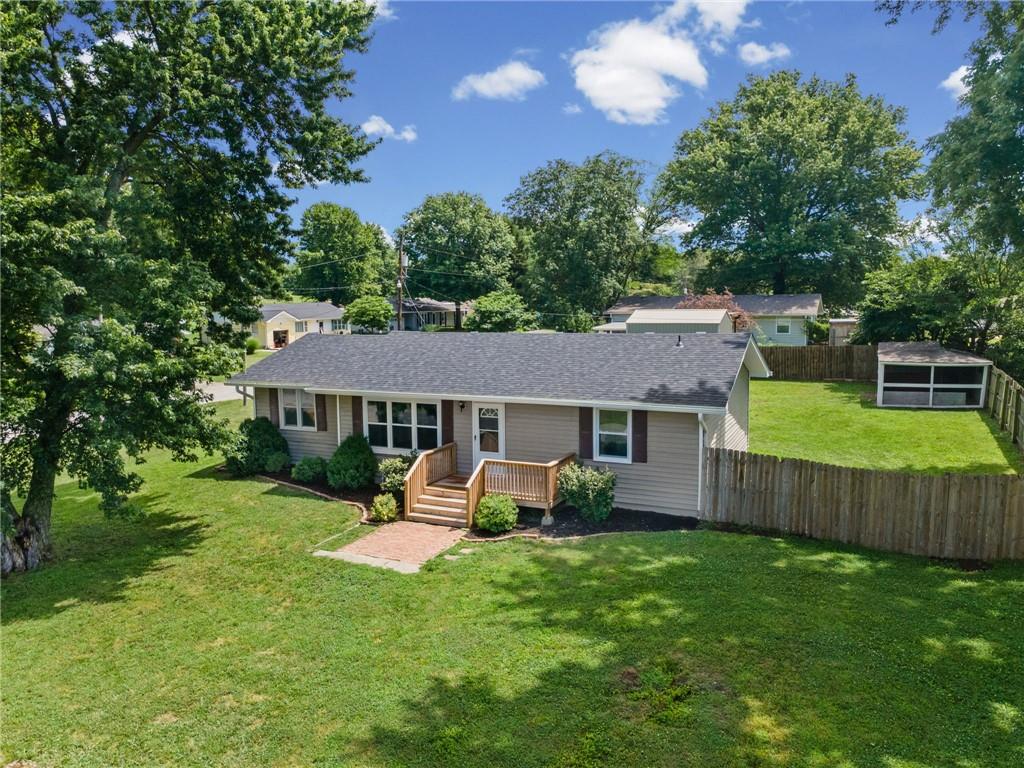 1101 Wellington Street - Photo 1