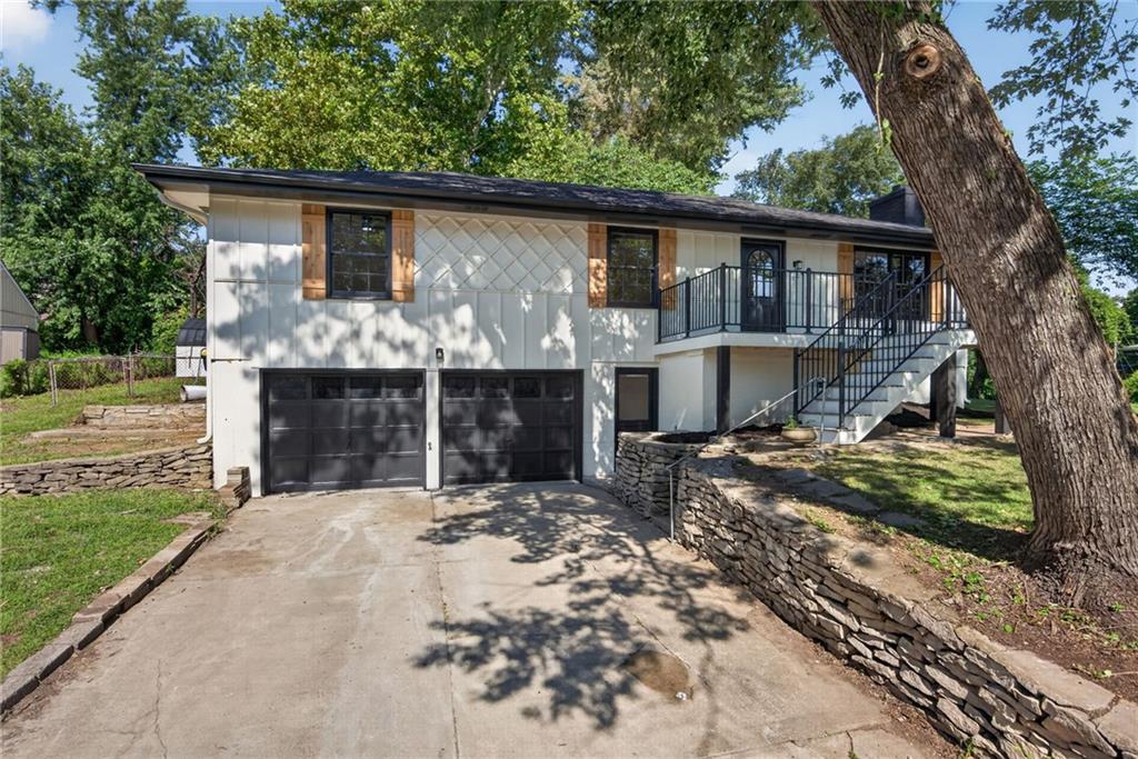 5704 Ewing Avenue - Photo 1