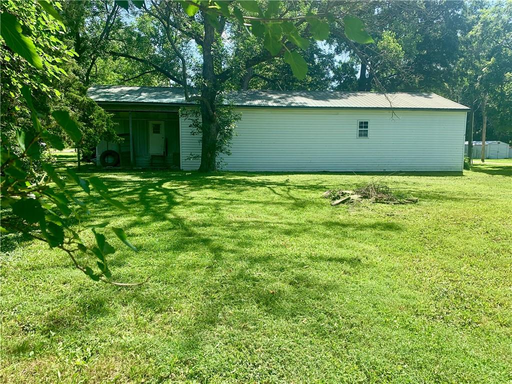 502 E 7th Street - Photo 1