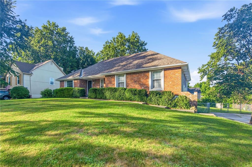 110 W Lexington Drive - Photo 1