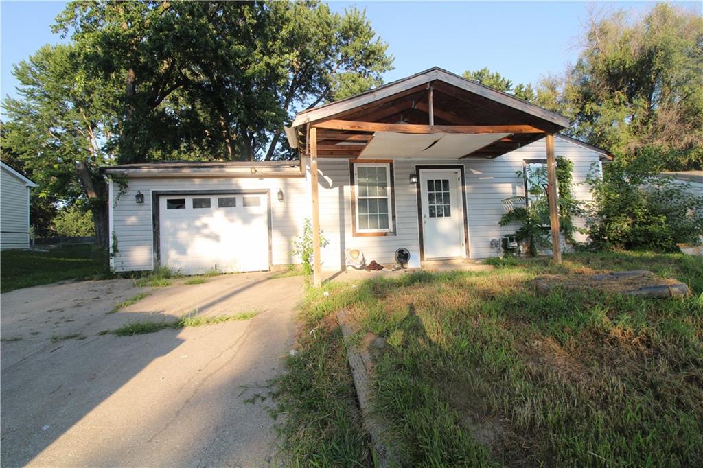 3305 S Leonard Road - Photo 1
