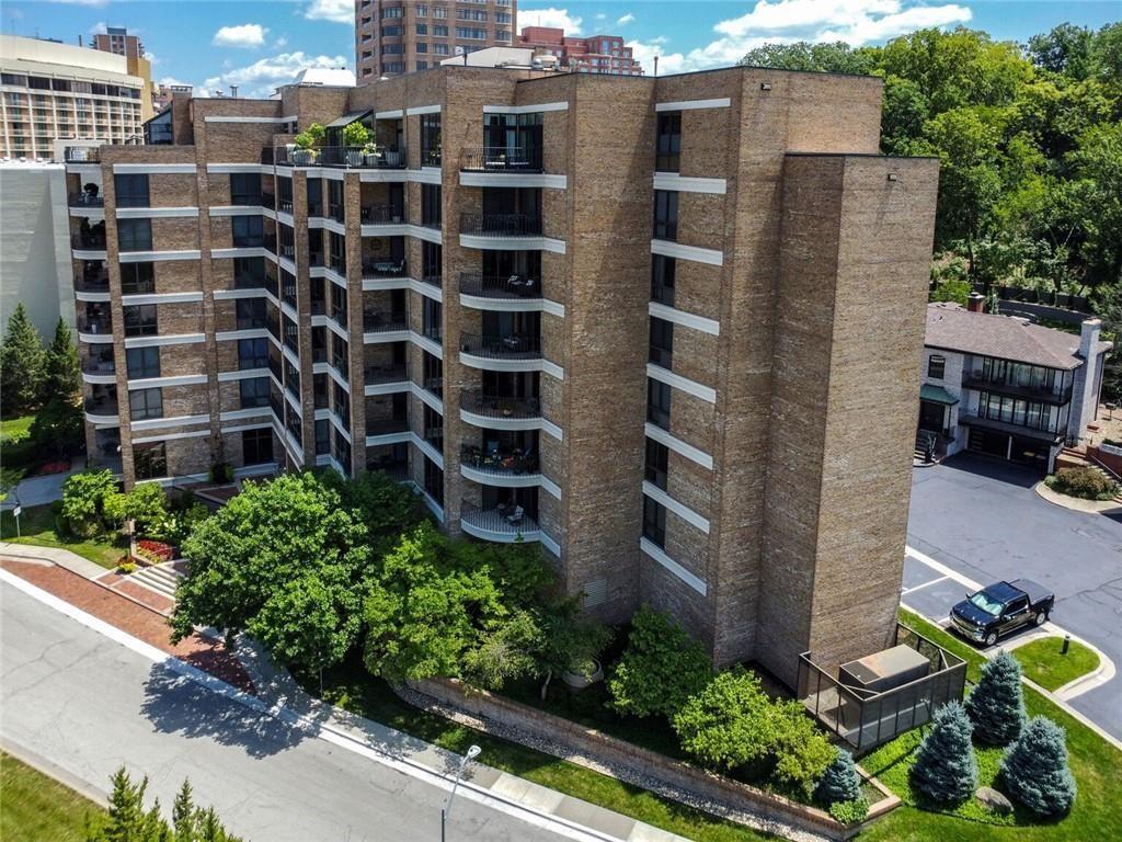 433 Ward Parkway #1 S - Photo 1