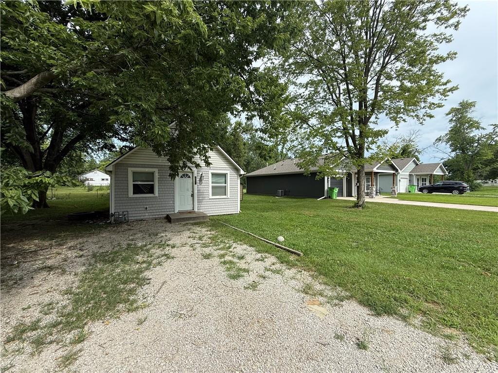 737 S cherry Street - Photo 1