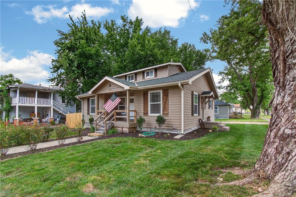 300 W Pine Street - Photo 1