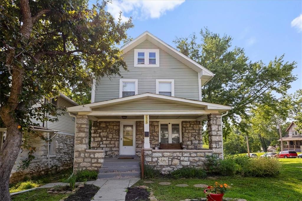 2939 WAYNE Avenue - Photo 1
