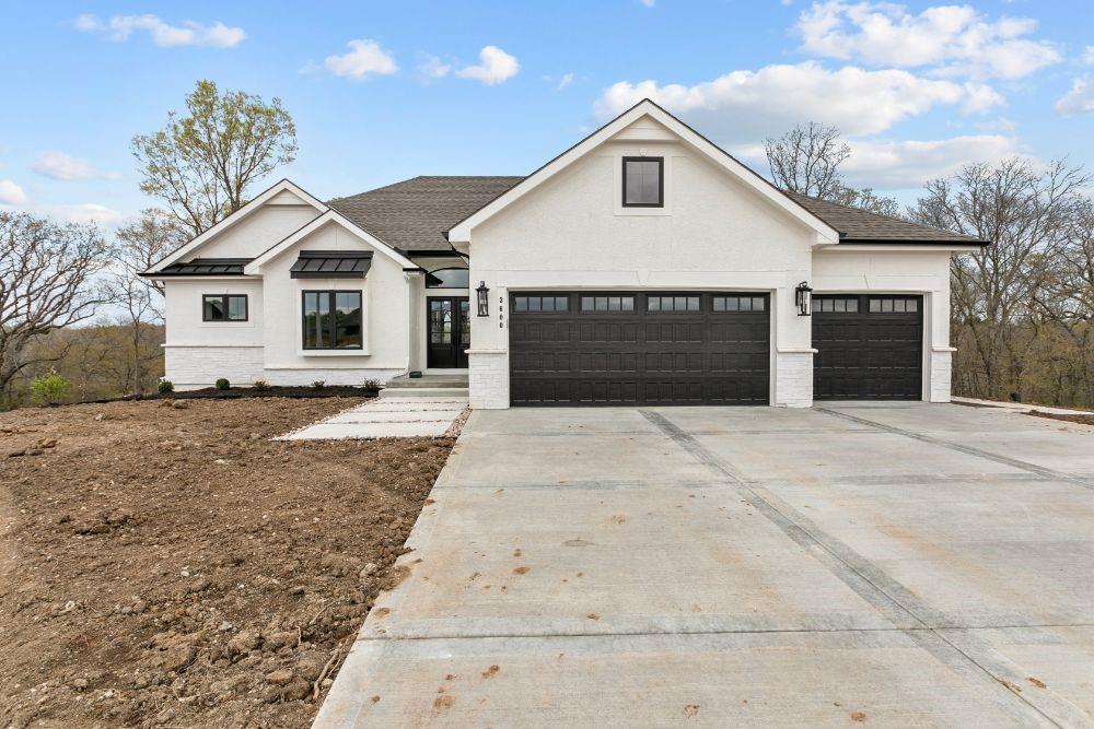 8714 N FARLEY Avenue - Photo 1