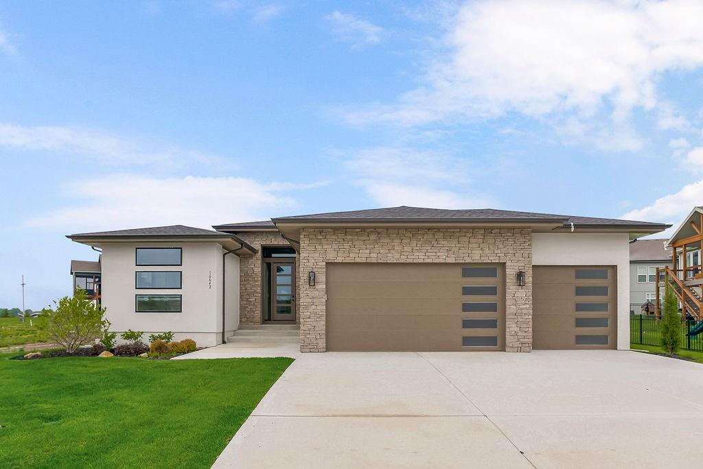 2146 SW Tracker Lane - Photo 1