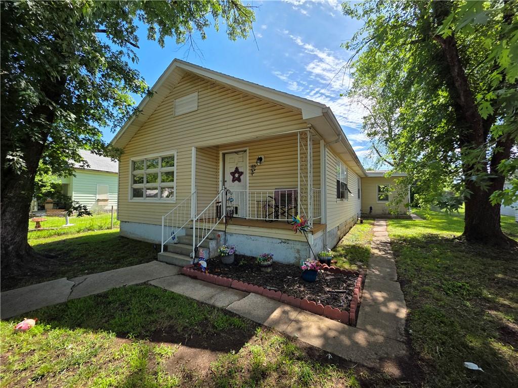 222 S Burns Street - Photo 1