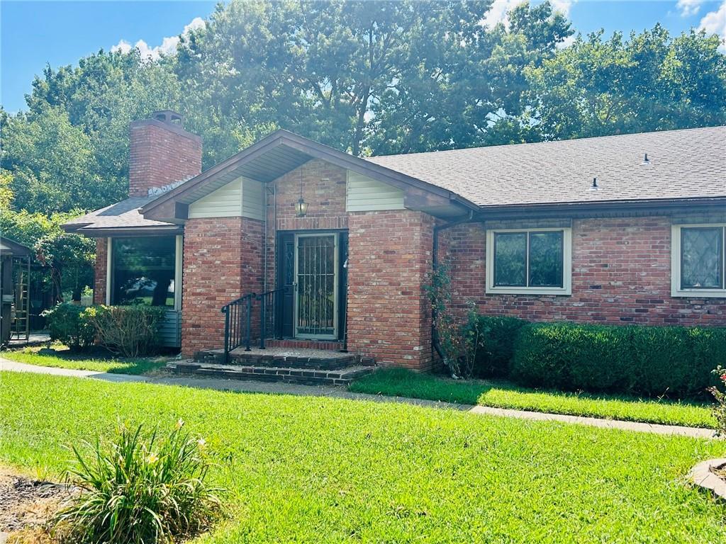 108 Crestview Drive - Photo 1