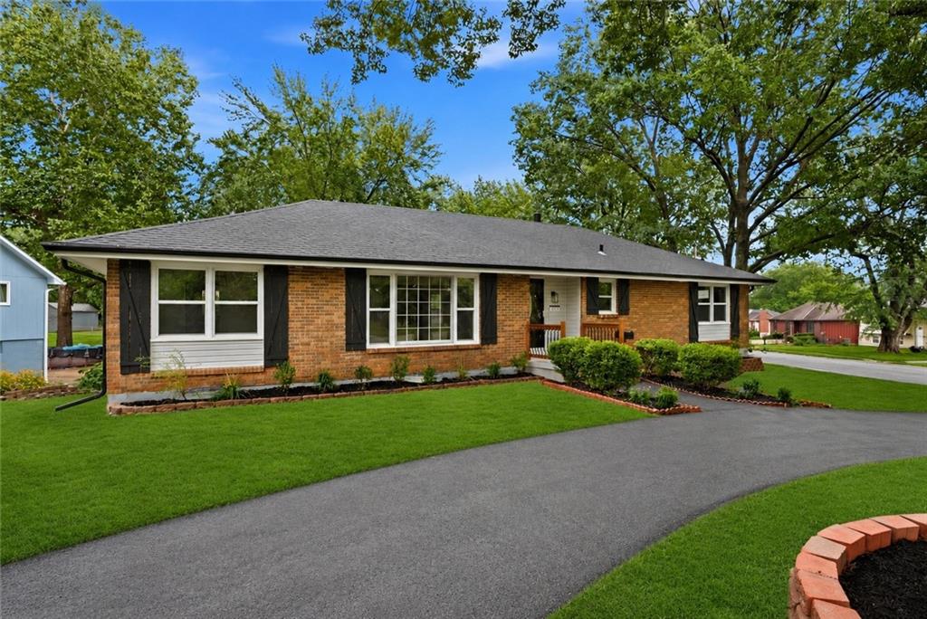 12825 Winchester Avenue - Photo 1