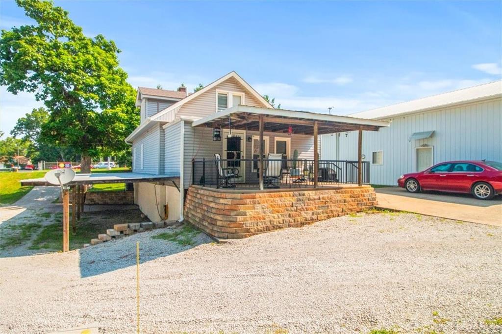 207 W 23rd Street - Photo 1