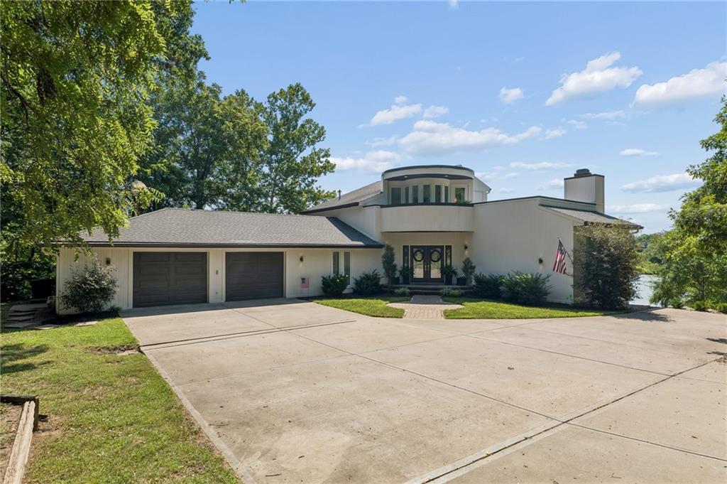 15404 Lake Point Drive