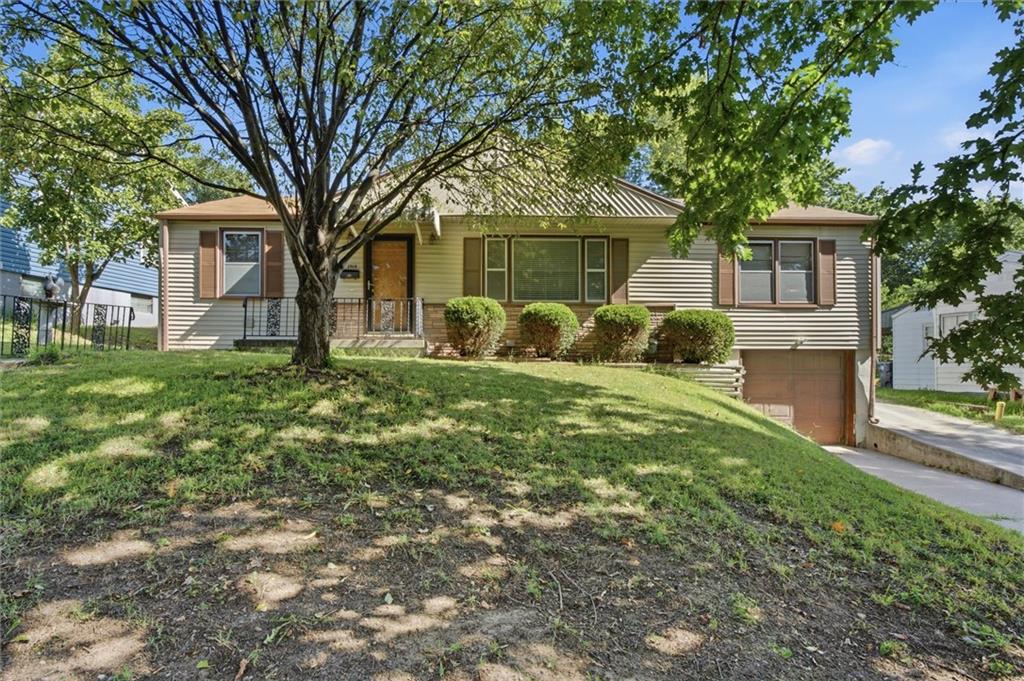 3914 Sunrise Drive - Photo 1