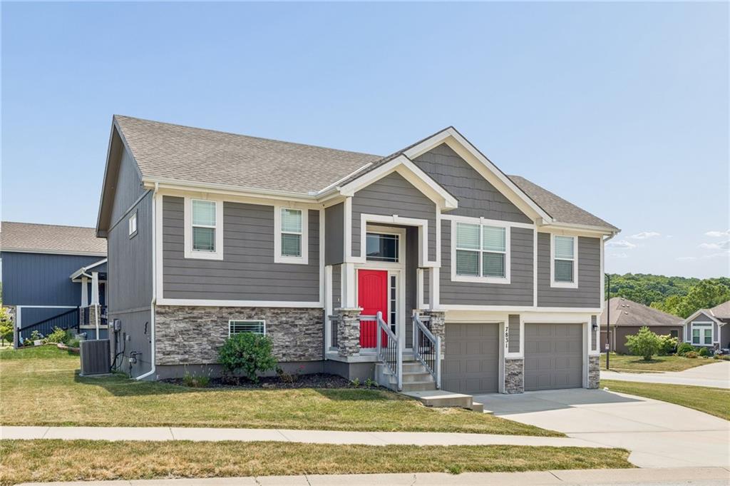 7831 N Walrond Avenue - Photo 1
