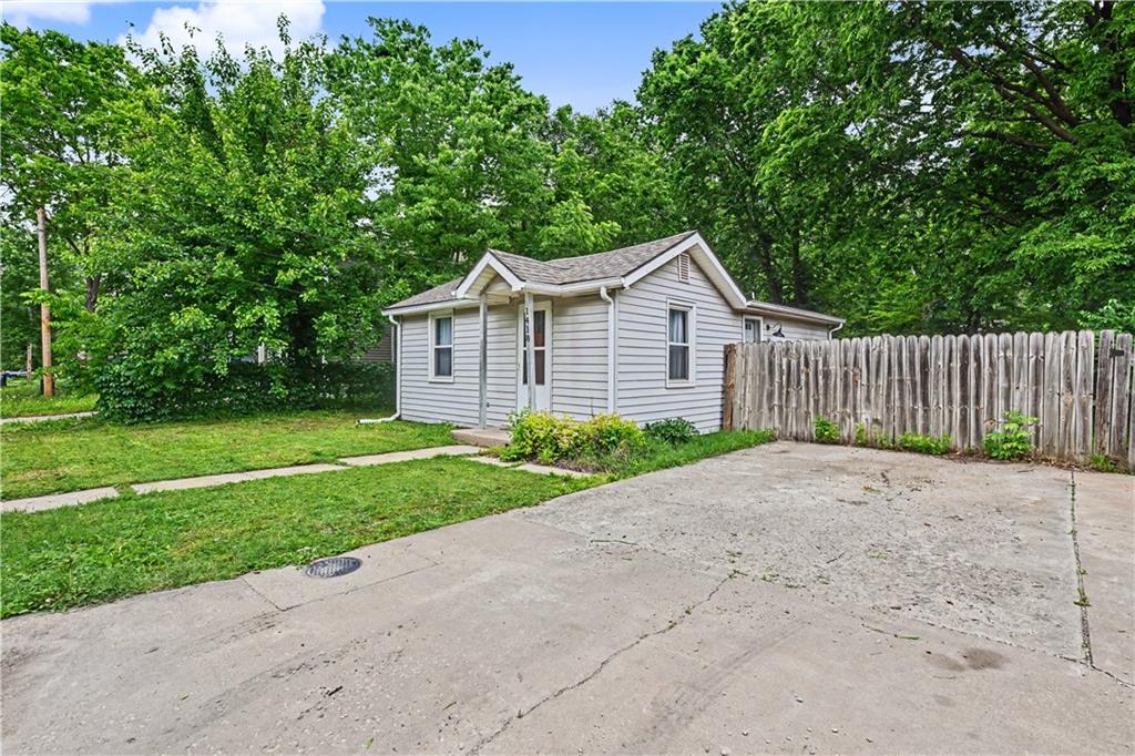 1418 Maple Lane