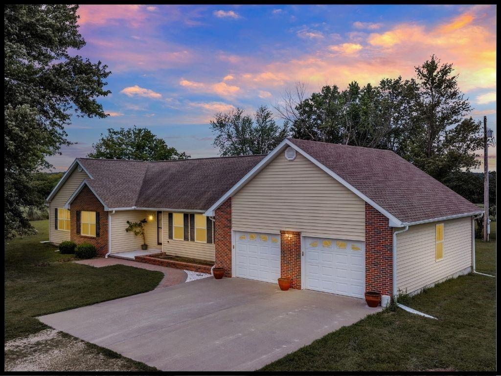 560 NE 115th Road - Photo 1