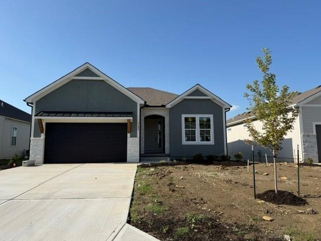 1152 SW Whitby Drive - Photo 1