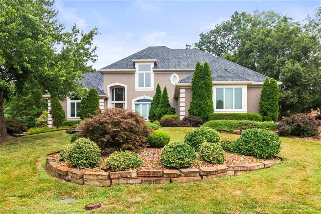 713 NE DICK HOWSER Court - Photo 1