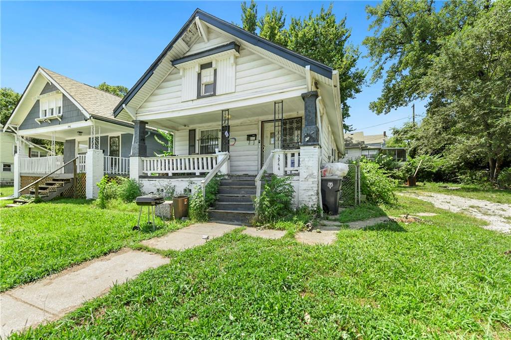 3944 BROOKLYN Avenue - Photo 1