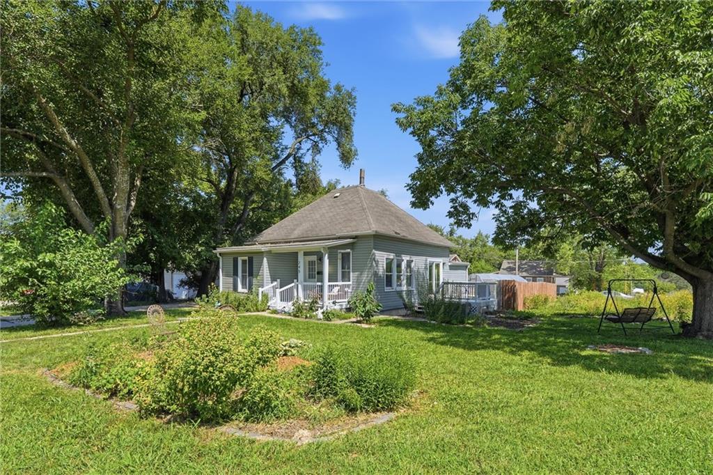 245 Illinois Street - Photo 1