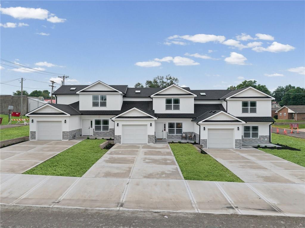 113 E 3rd Street - Photo 1