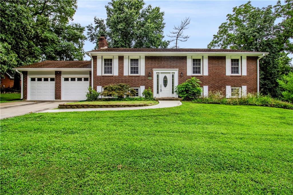 15 Circle Drive - Photo 1