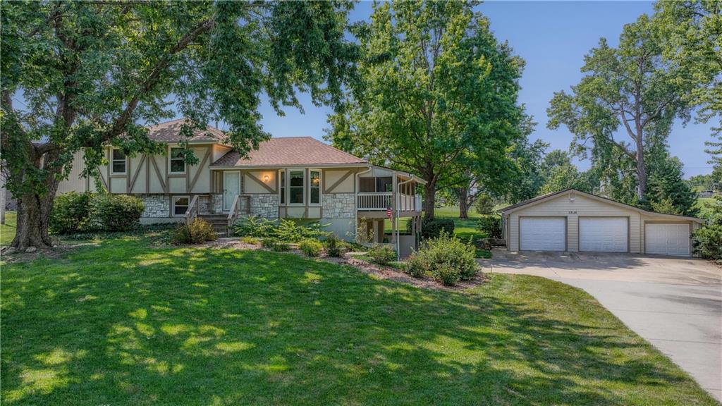 15121 Briarwood Drive - Photo 1