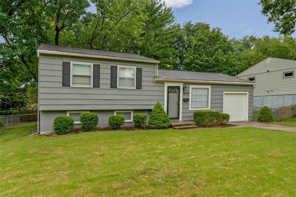 9934 England Drive - Photo 1