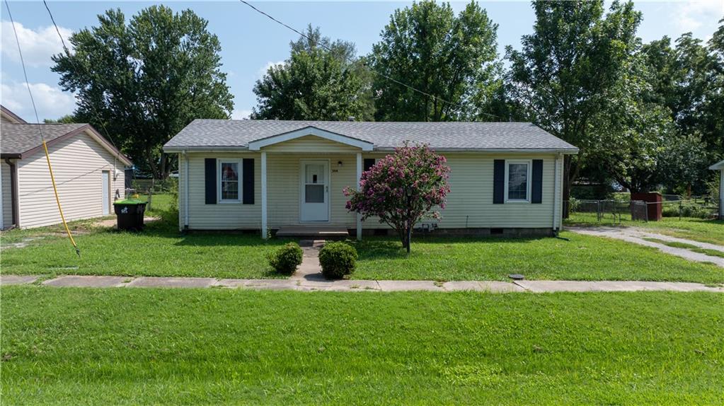 304 E Mason Street - Photo 1