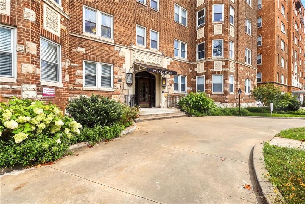 309 E Emanuel Cleaver Boulevard #404 - Photo 1