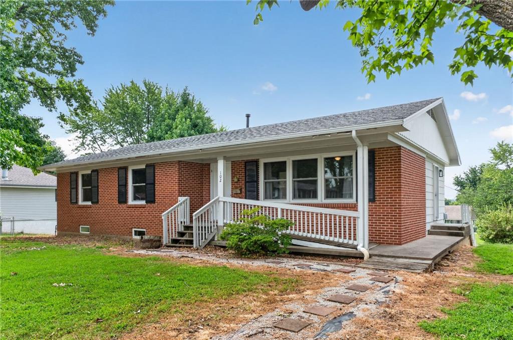102 E Hospital Road - Photo 1