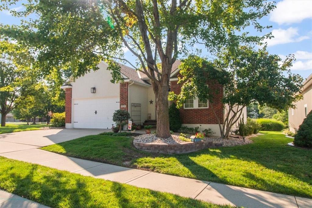 4833 SW Soldier Drive - Photo 1