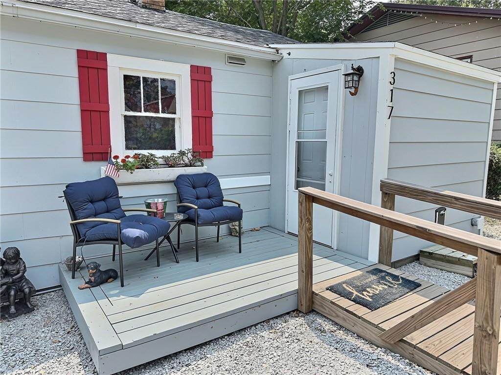 317 W Hickory Street - Photo 1