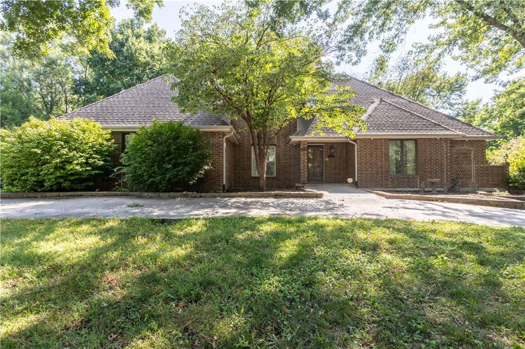 715 Sunset Lane - Photo 1