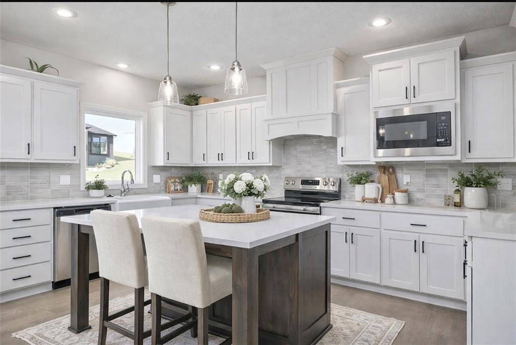 6000 Apache Drive